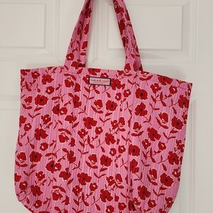 Vineyard Vines Rock Rose Floral Quilted Tote